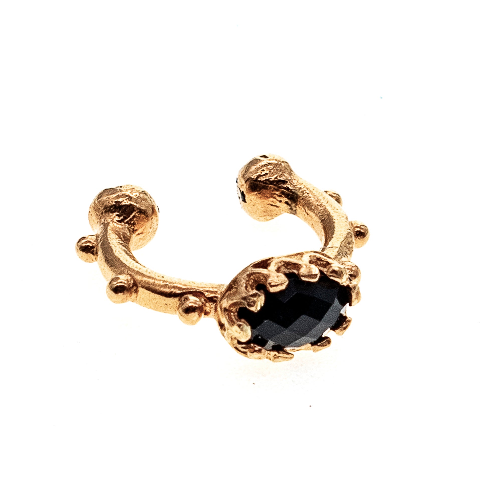 Verguld Oormanchet Met Zwarte Spinel