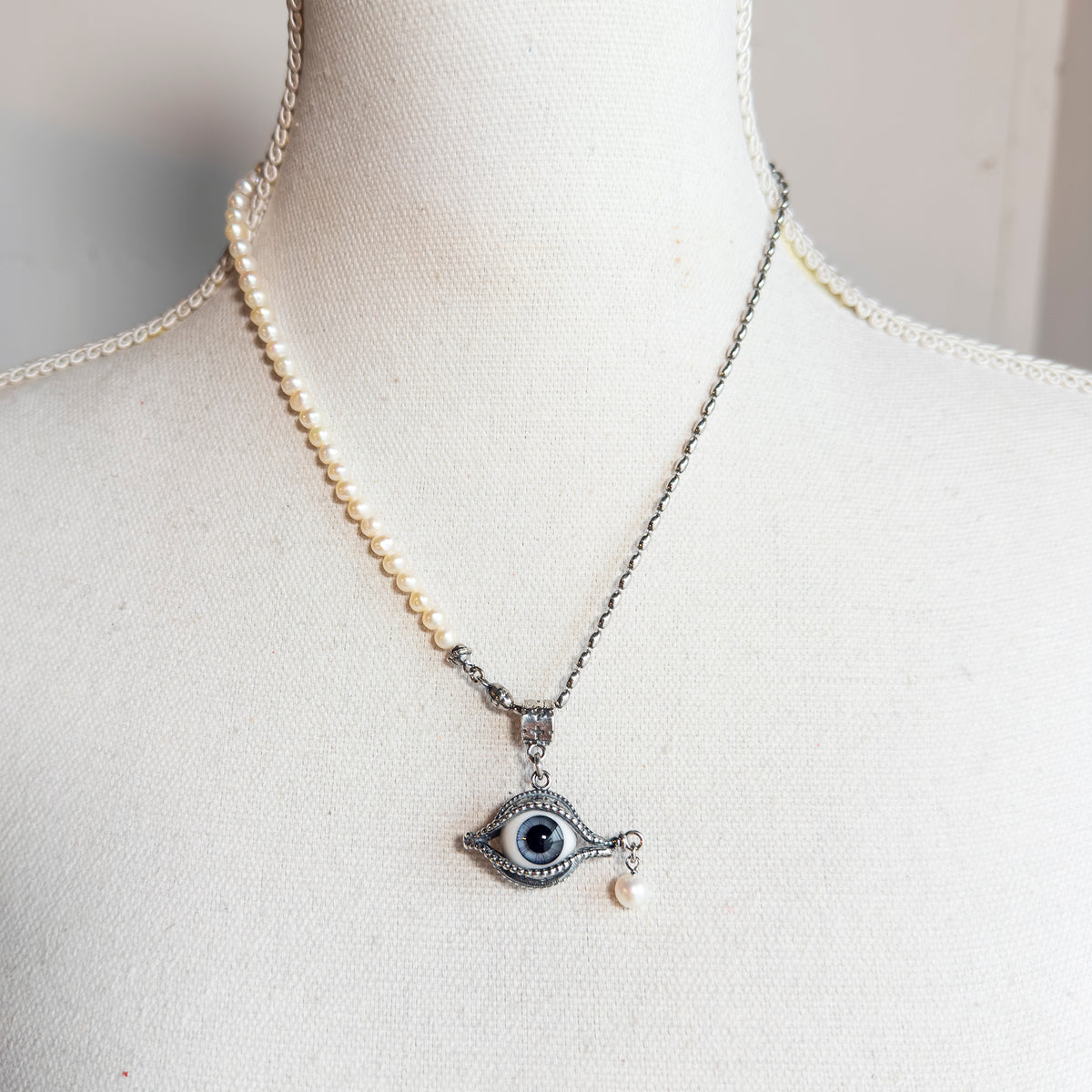 Eye Love You Green Eye Pearl Necklace