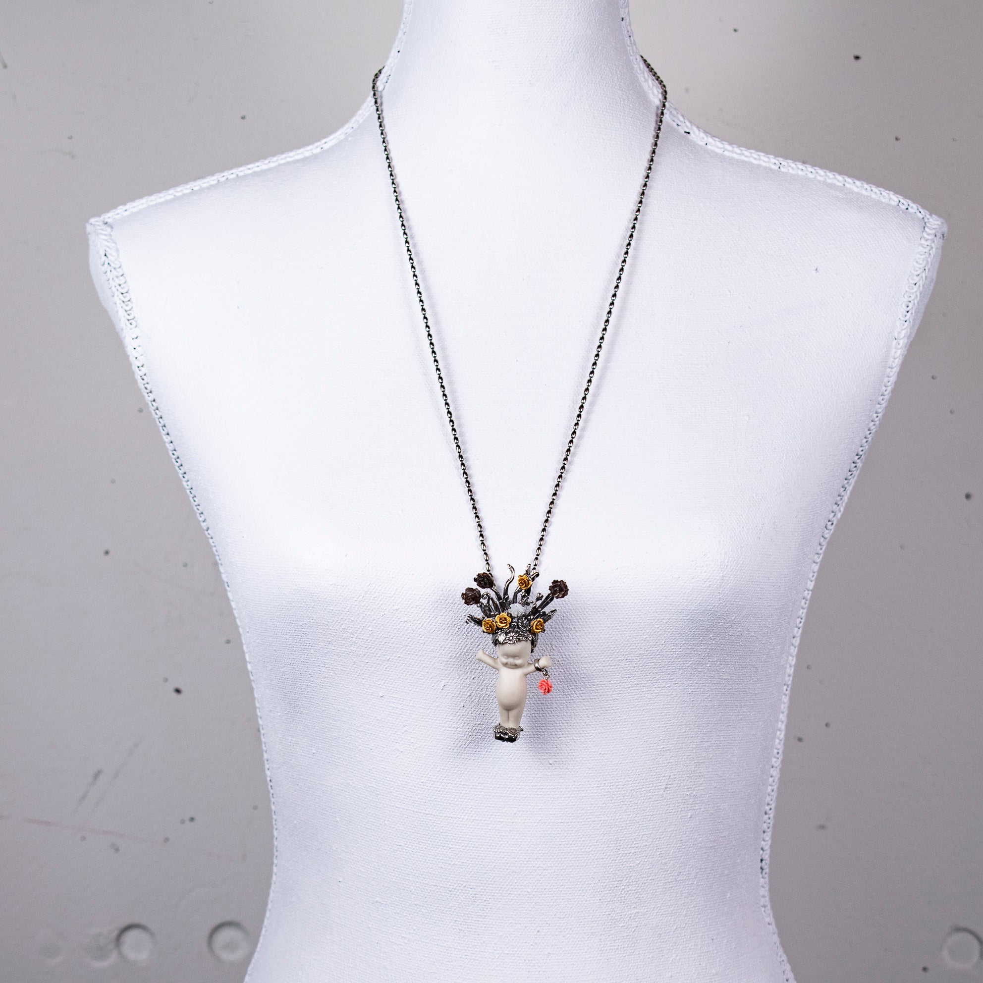 "Whole Lotta Rosie" Ketting Wit En Zilver