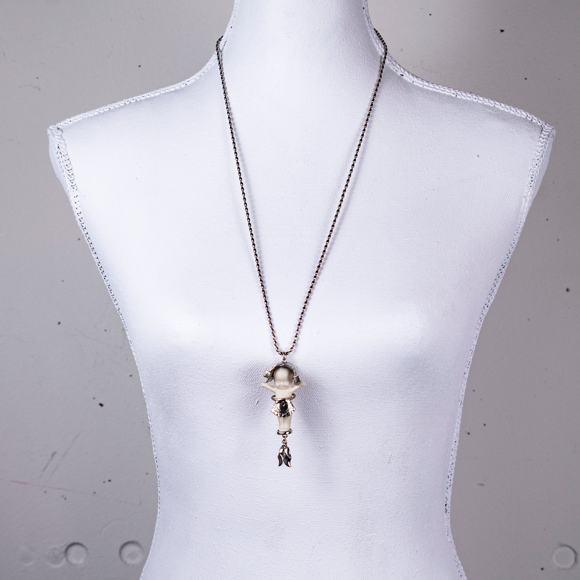 "Little Dutch Girl" Necklace White And Silver
