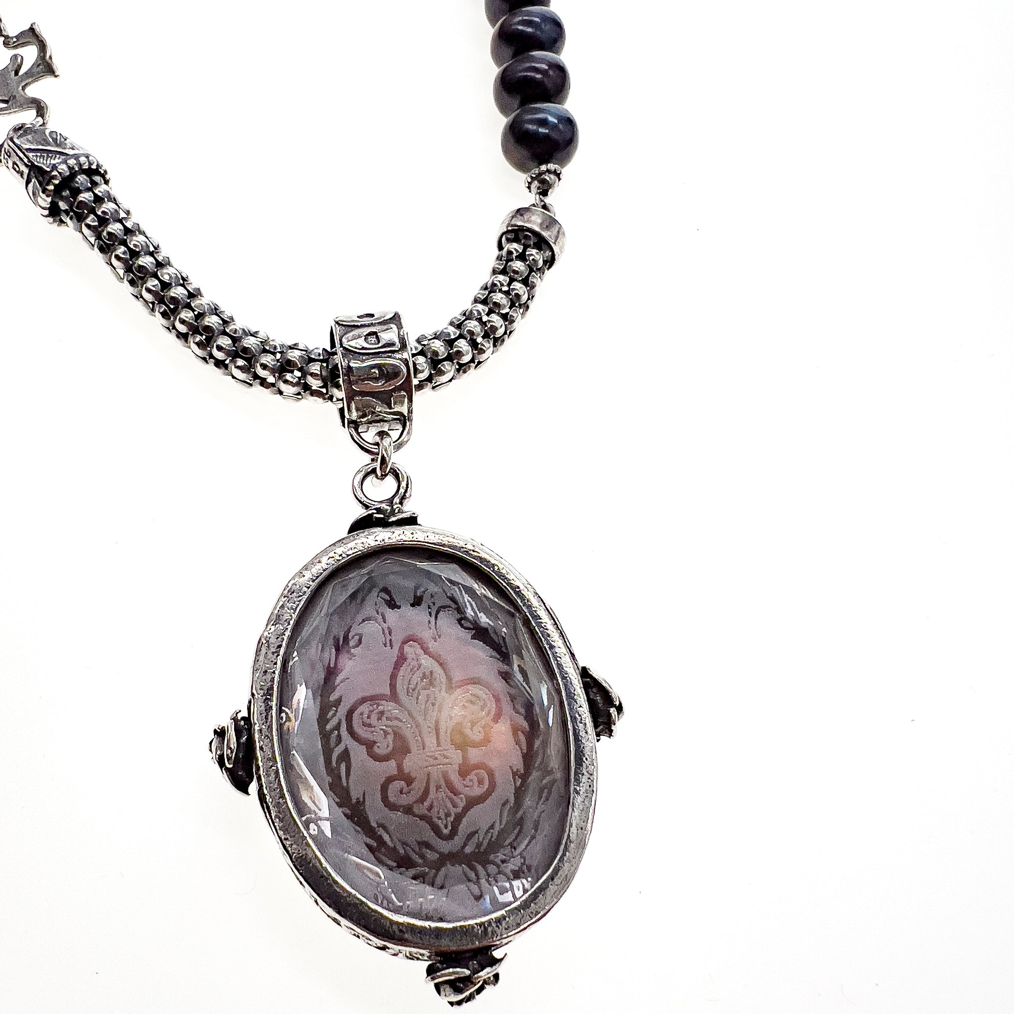 Black Pearl Cameo Necklace – Sterling Silver – Gem Kingdom