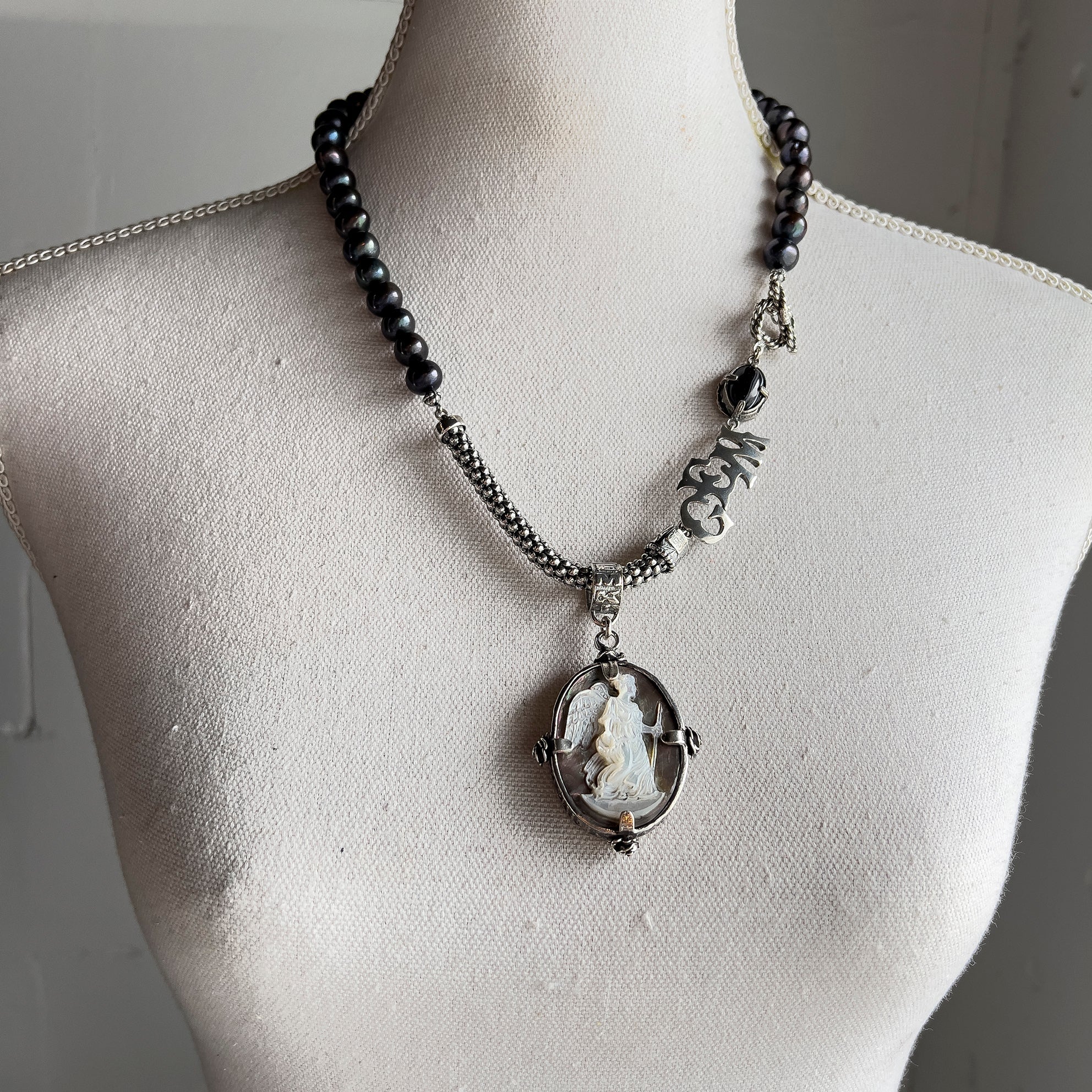 Black Pearl Cameo Necklace – Sterling Silver – Gem Kingdom