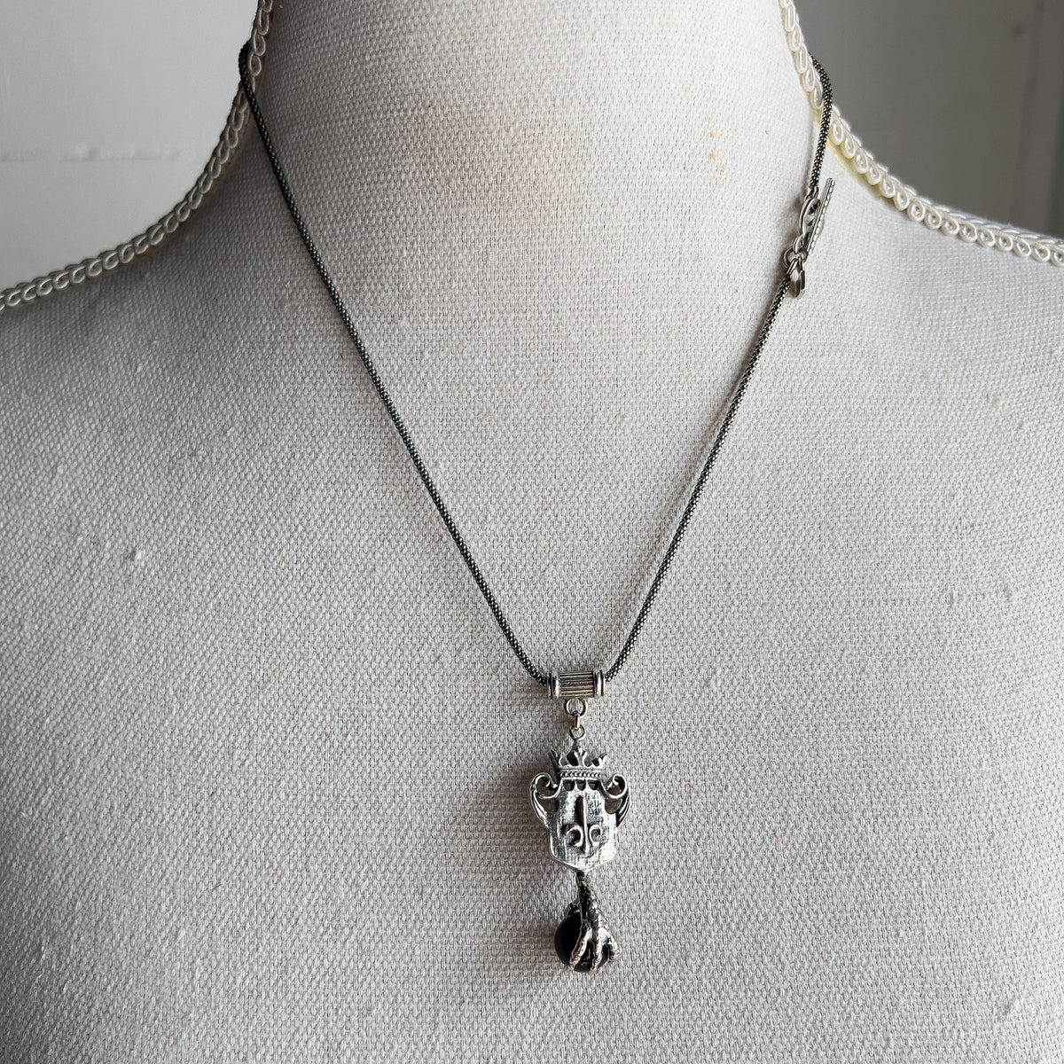 Shield And Claw Necklace Black – Sterling Silver – Gem Kingdom