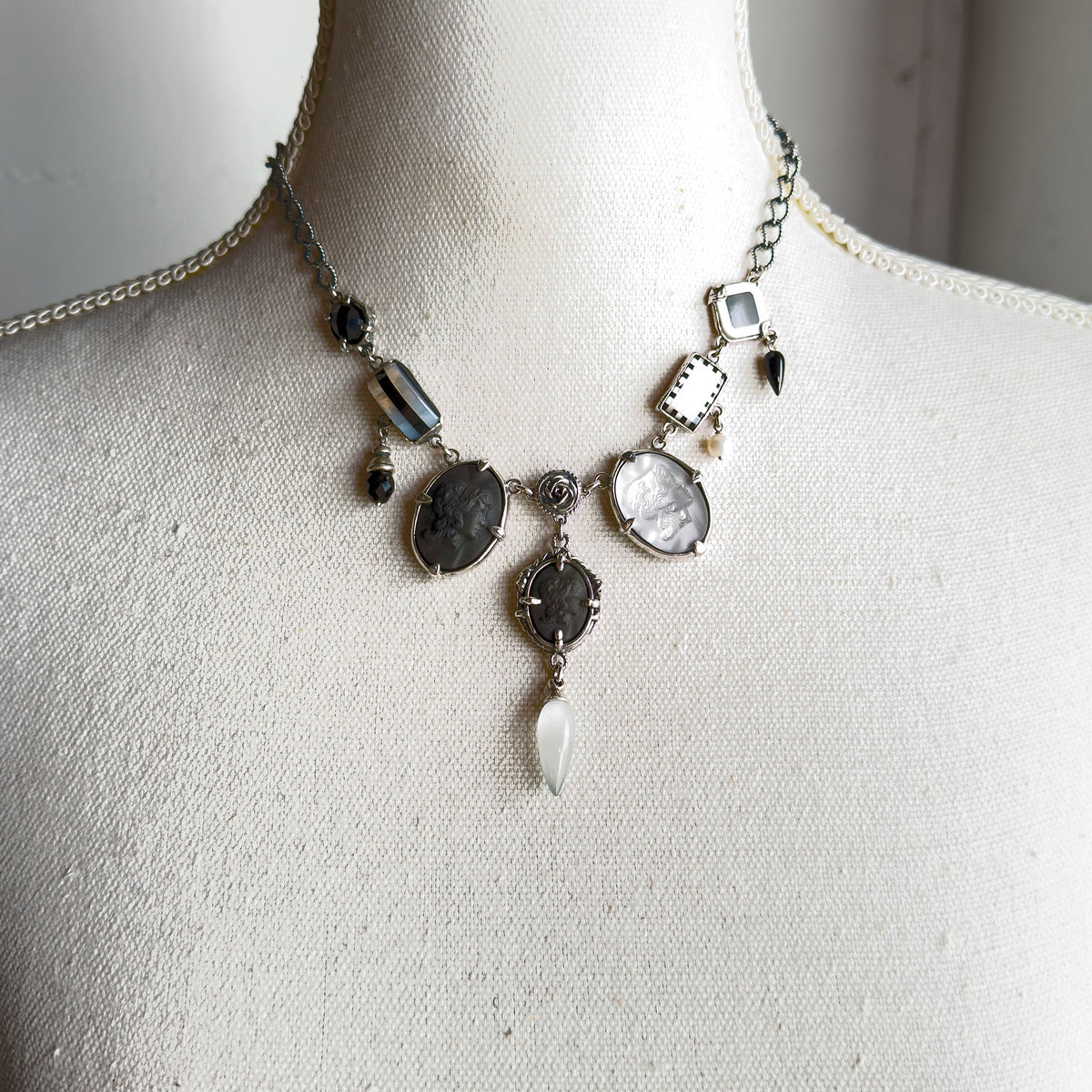 Black And White Cameo Necklace – Sterling Silver – Gem Kingdom