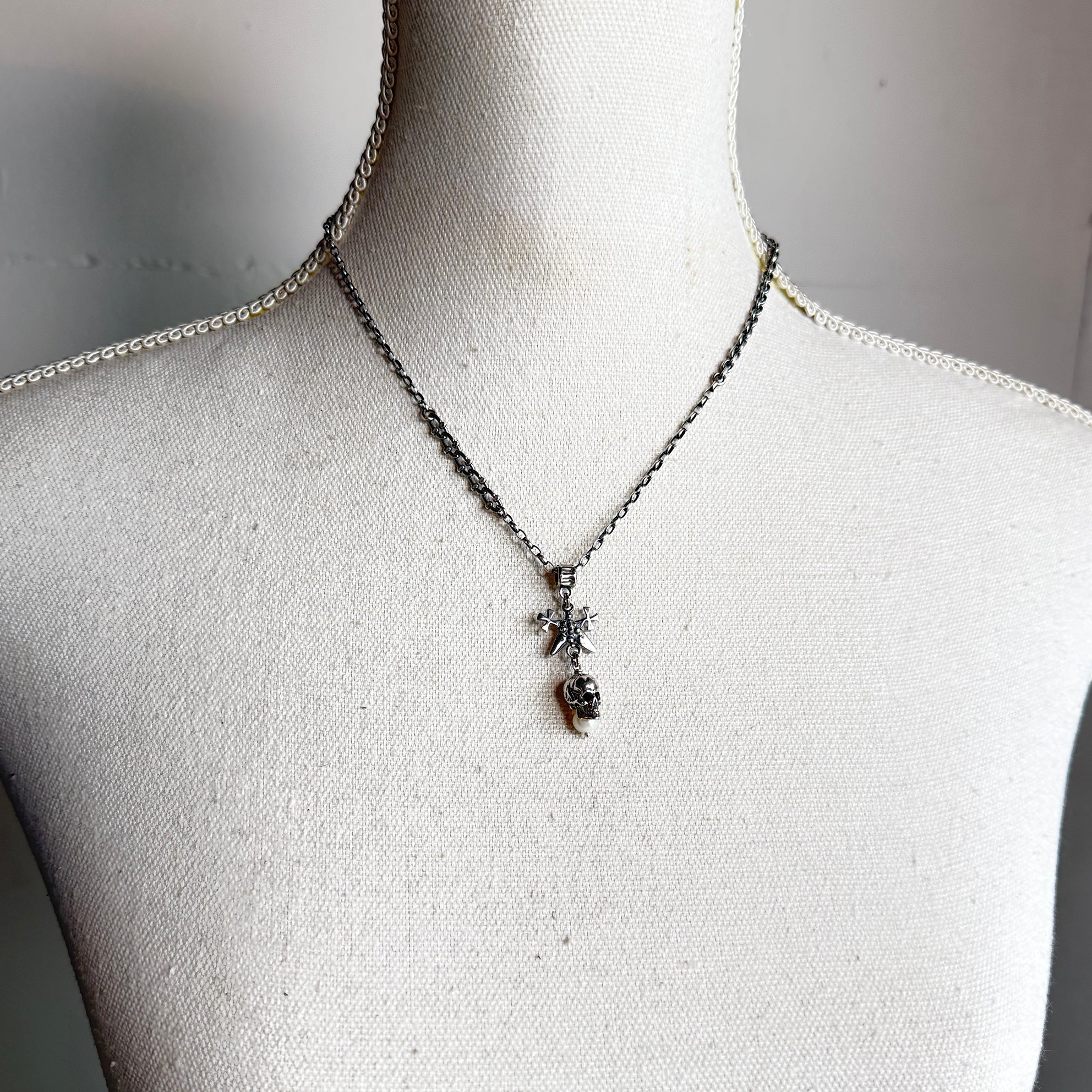 Skull Necklace – Sterling Silver – Gem Kingdom