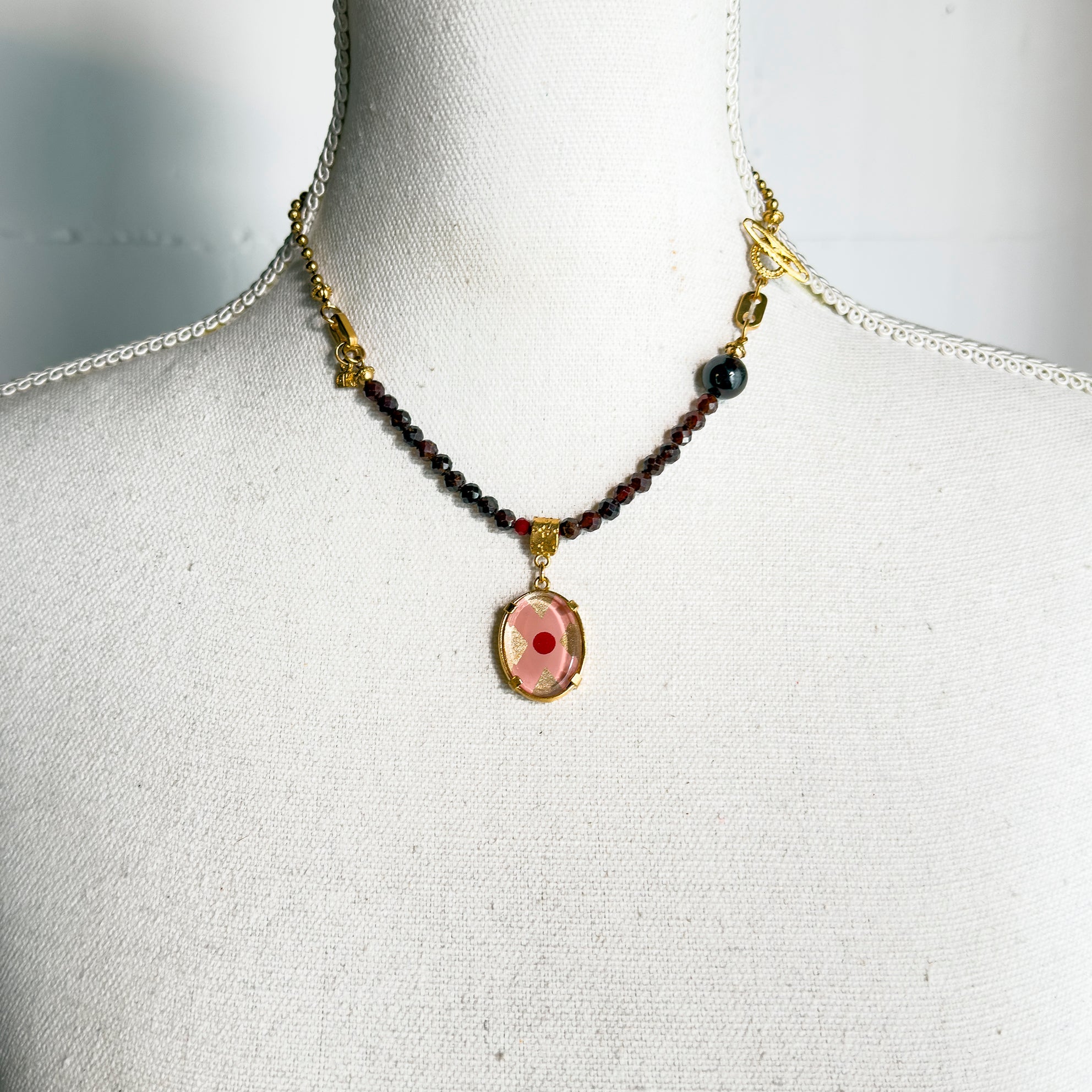 Pink Intaglio Garnet Bead Necklace – Gold Plated – Gem Kingdom