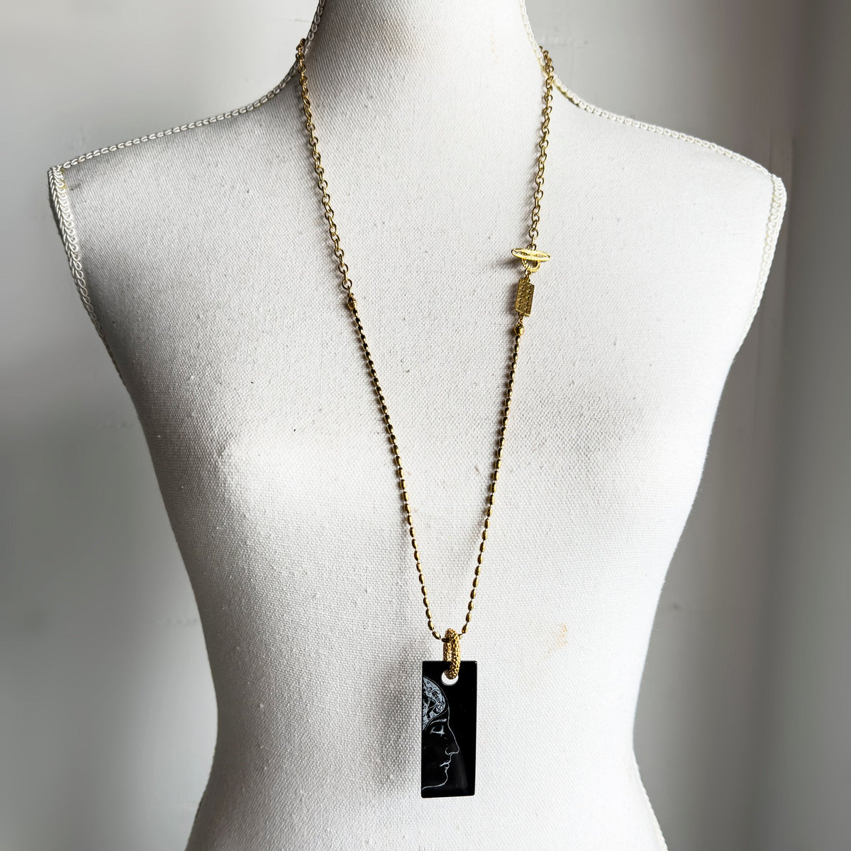 Face And Spiral Necklace Black – 18k Gold Plated – Gem Kingdom