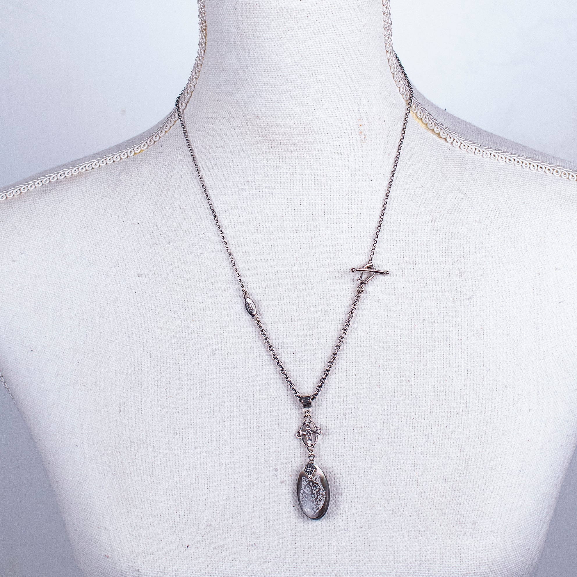 Engraved Mother Of Pearl Wolf Necklace – Sterling Silver – Gem Kingdom