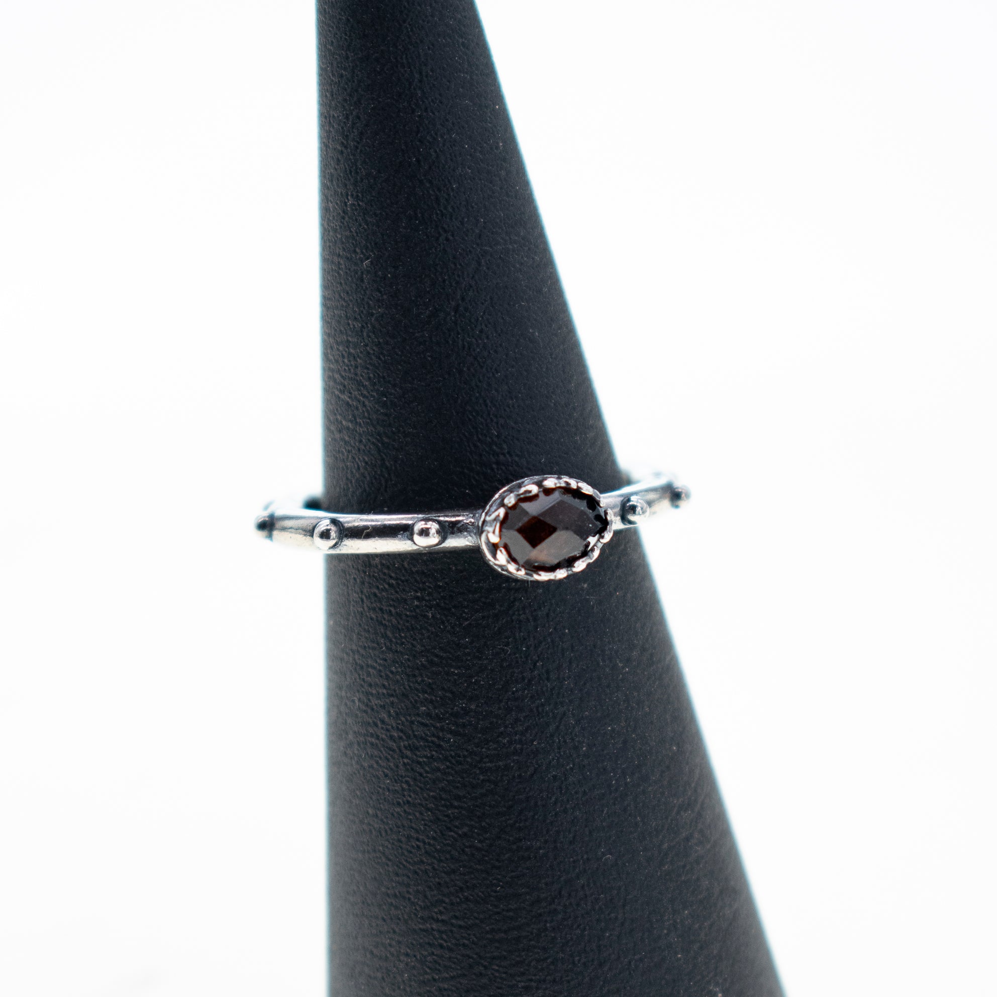Rookkwarts Ring Studs