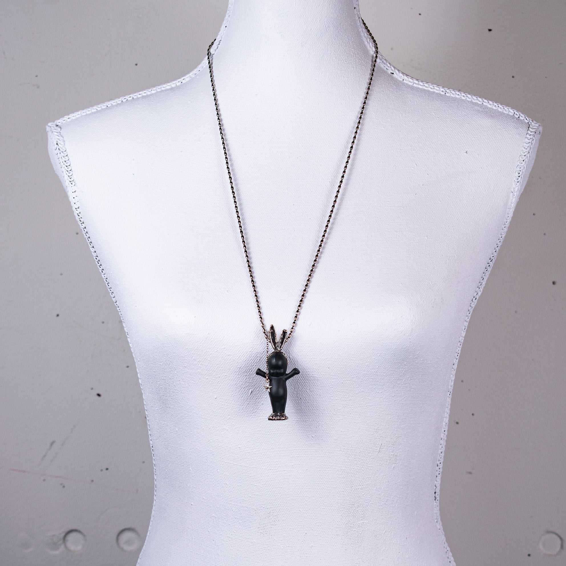 "Rebel Rabbit" Ketting Zwart En Zilver